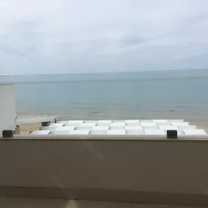 A Due Passi Dal Mare , Cava dʼAliga Italia